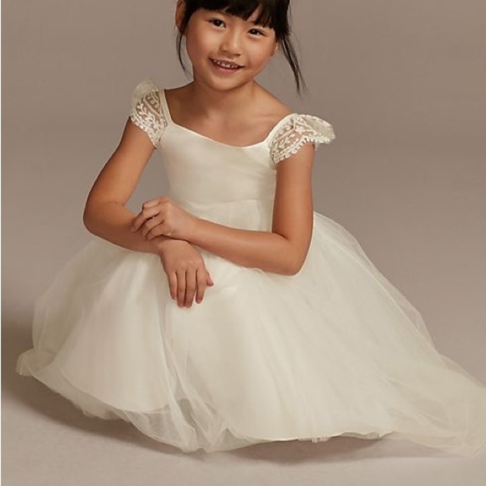 Beautiful flower girl, recital, or First Communion dress.